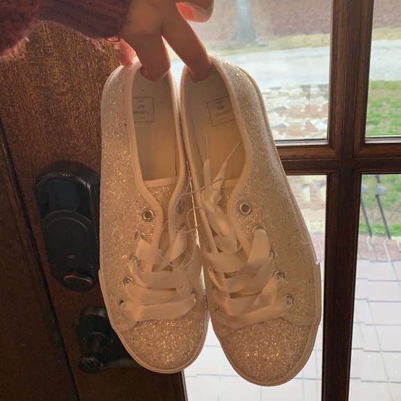 Selling these bride shoes - Picture 1 of 6